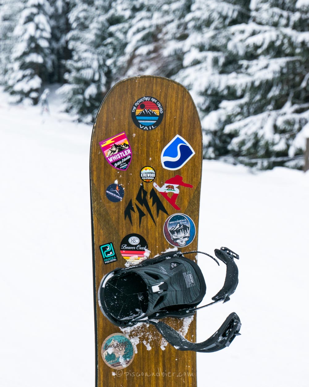 Snowboard Trip Packing List Essentials - What To Wear Snowboarding?