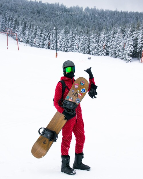 Snowboard Trip Packing List Essentials - What To Wear Snowboarding?